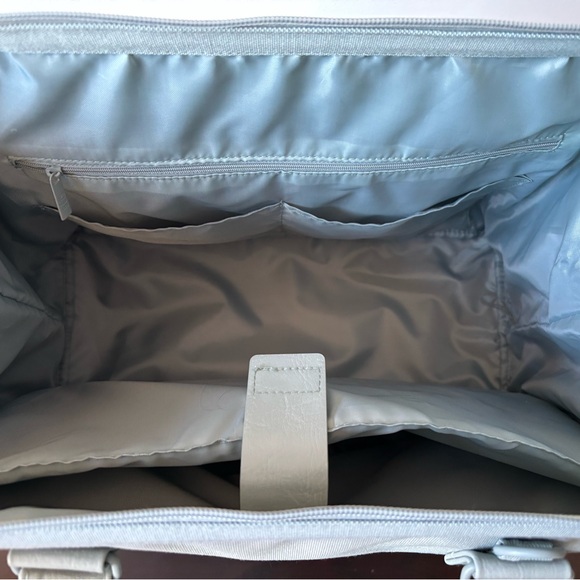 Beis Mini Weekender Bag - Picture 3 of 5